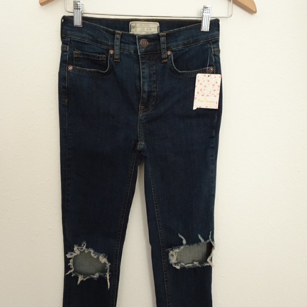 Free People Distressed Knee Jeans Women's Size 24 Blue Denim High Rise - Picture 3 of 8